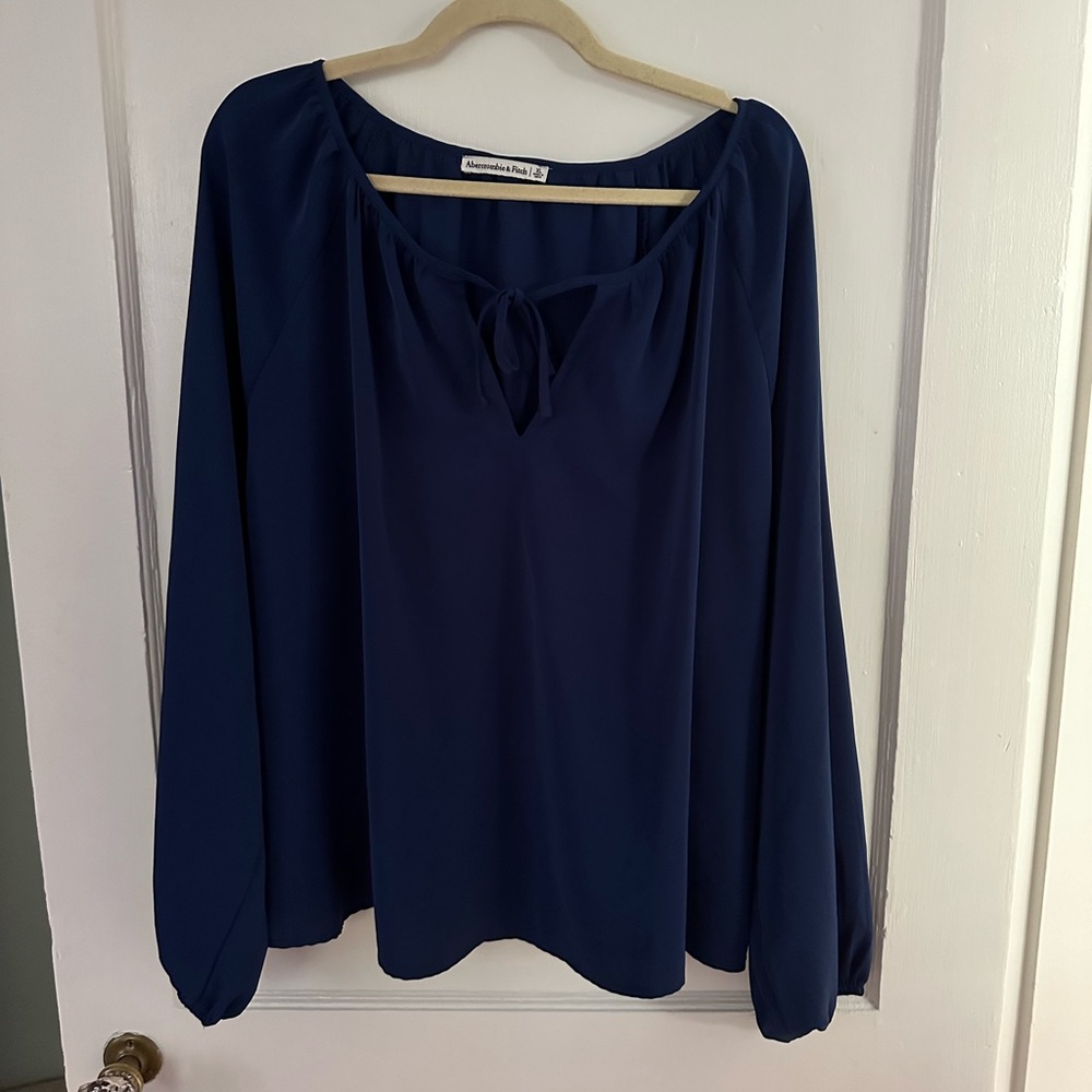 Abercrombie and Fitch V Neck Long Sleeve Blouse XL Excellent Condition Navy Blue